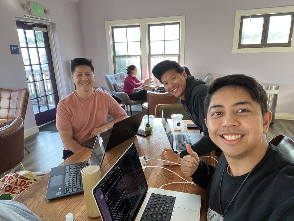 Build Together - coworking laptops